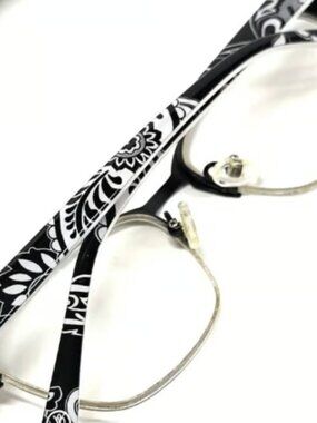 Vera Bradley Eyeglass Frames Glasses Floral Black and White with Case Eyeglasses